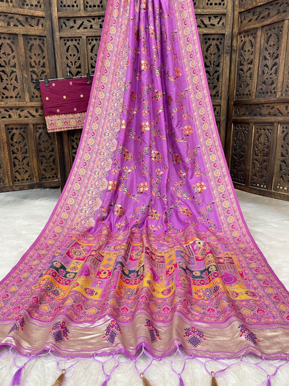 Traditional multicolor Patola-inspired pallu and border -PINK