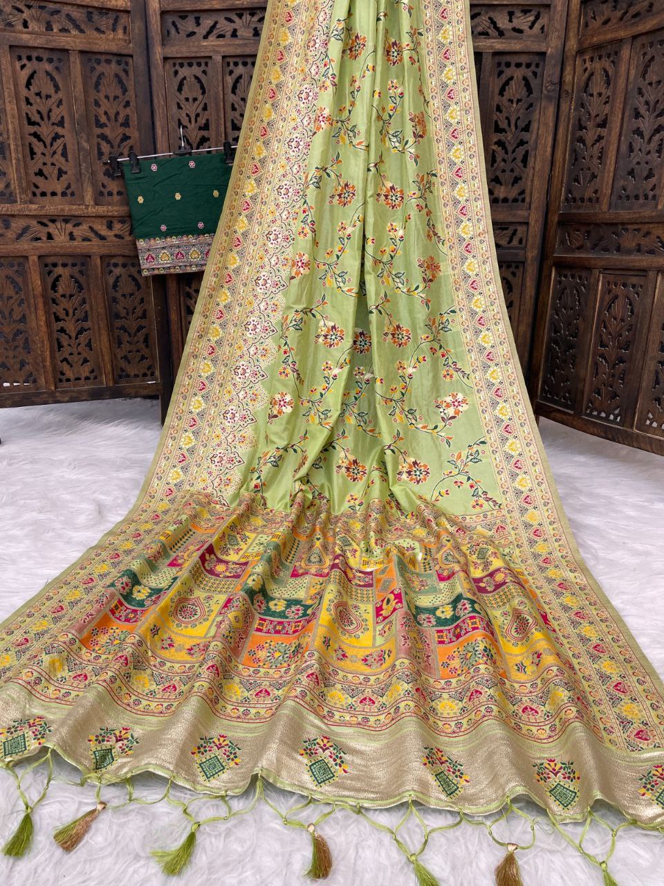 Traditional multicolor Patola-inspired pallu and border -PISTA