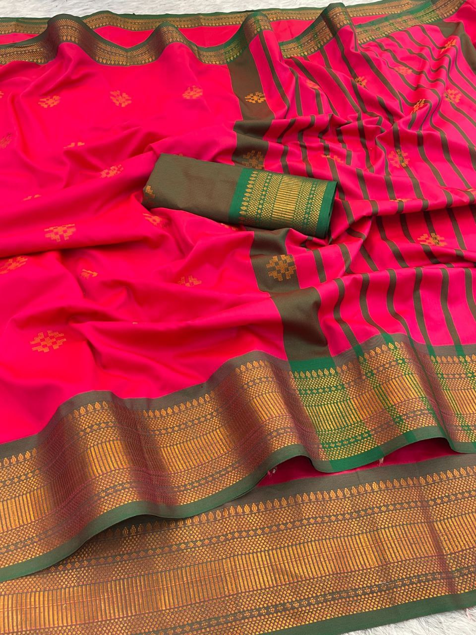 Premium Soft Banarasi Silk  Saree and Copper Zari & Rich Pallu with Contrast Blouse- PINK