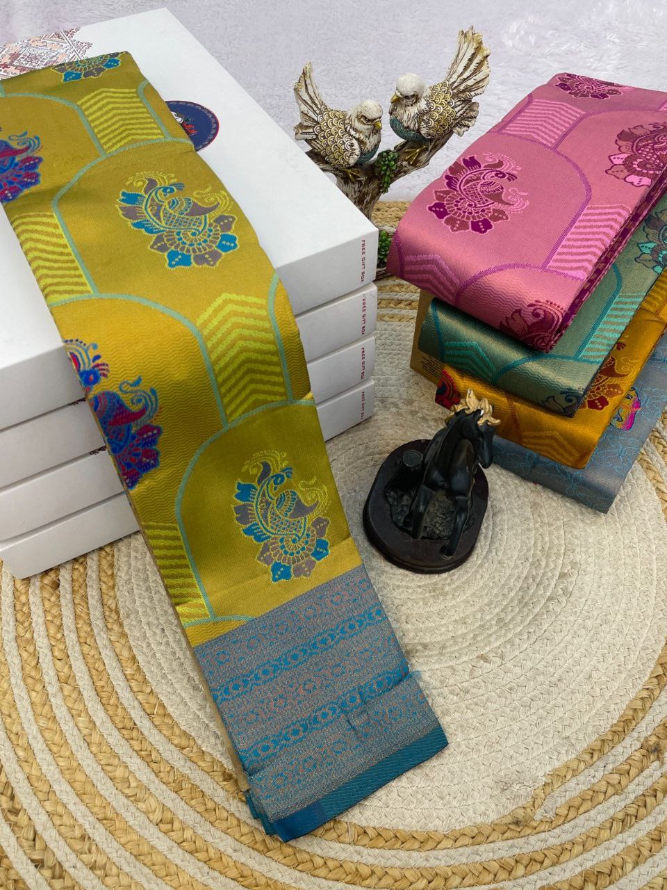 Royal Mayuri Silk Saree - PERROT