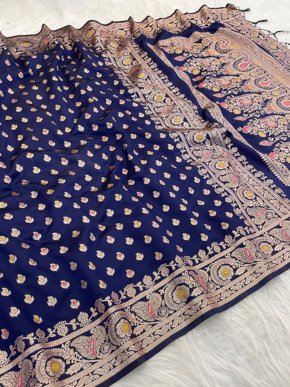 Regal Heritage Woven Saree with Intricate Floral Border and Grand Traditional Pallu -PURPLE