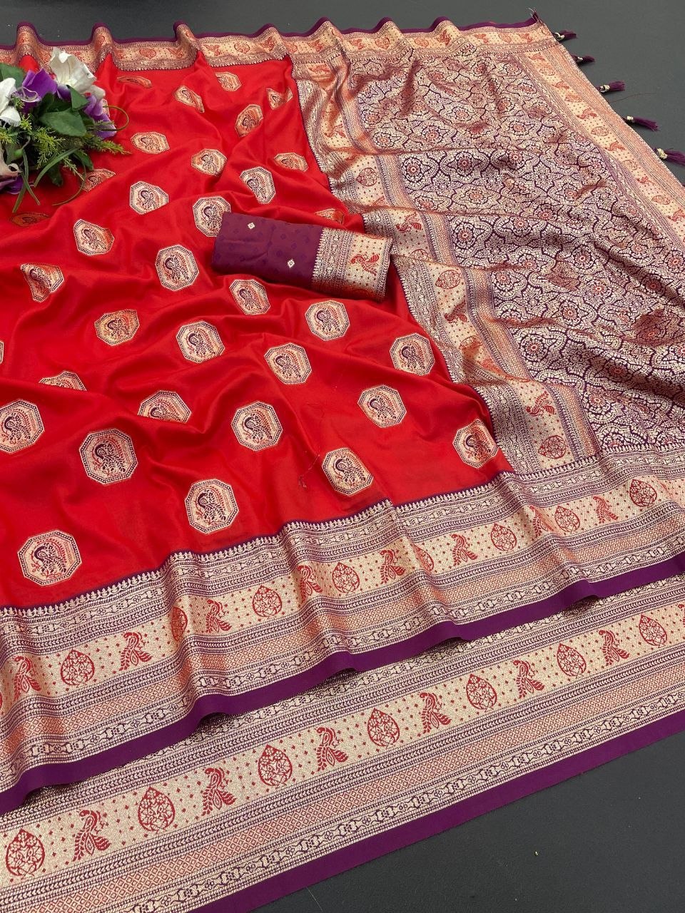 Royal Jacquard Elegance Saree with Designer Pallu - RED