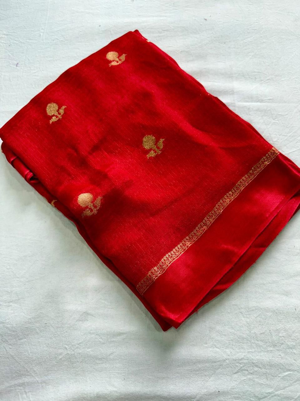 Elegant Woven Designer Saree with Minimal Motif Detailing and Rich Border : RED