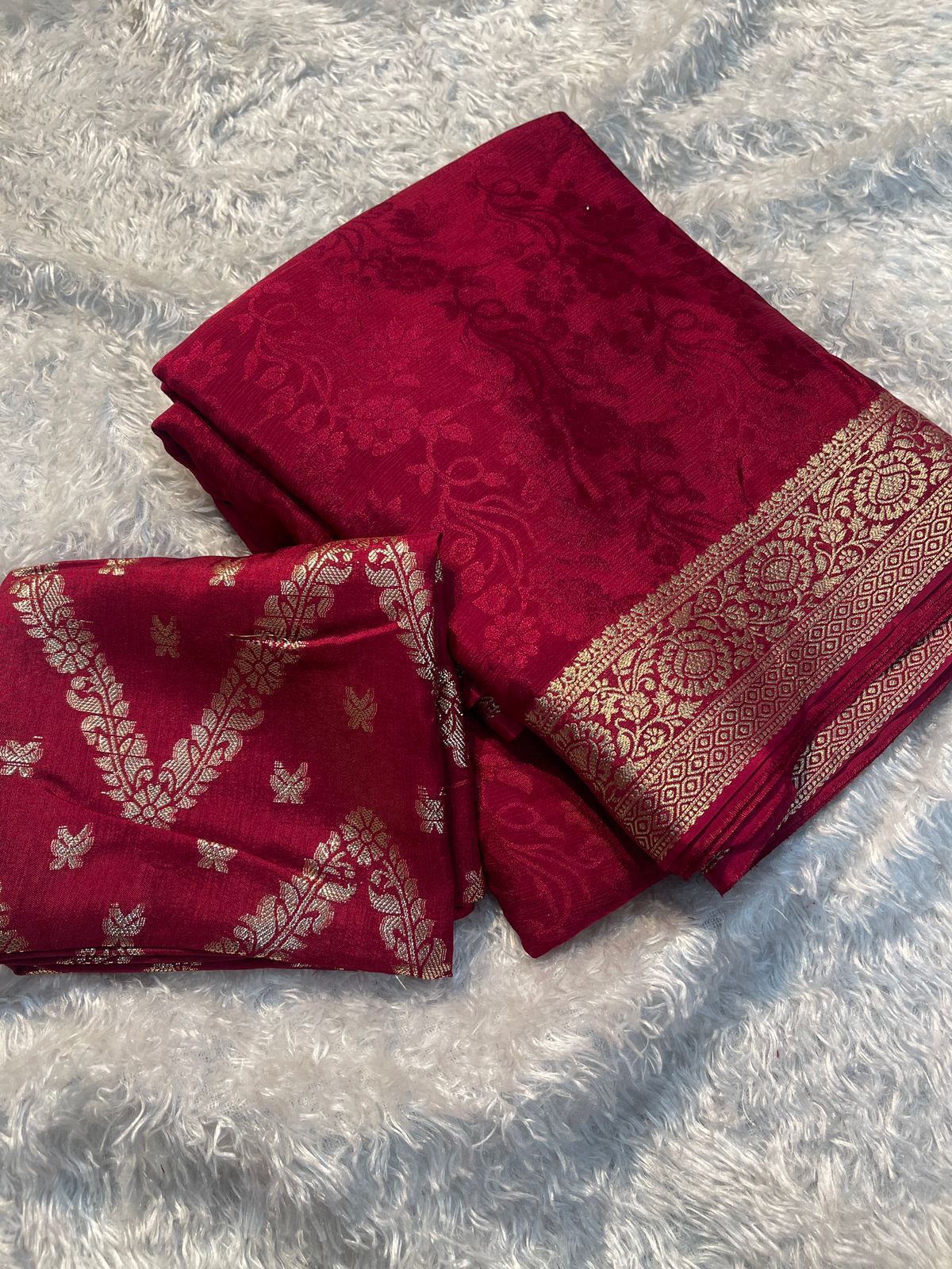 Premium Viscose Chinon Weaving Pattern Saree - RED
