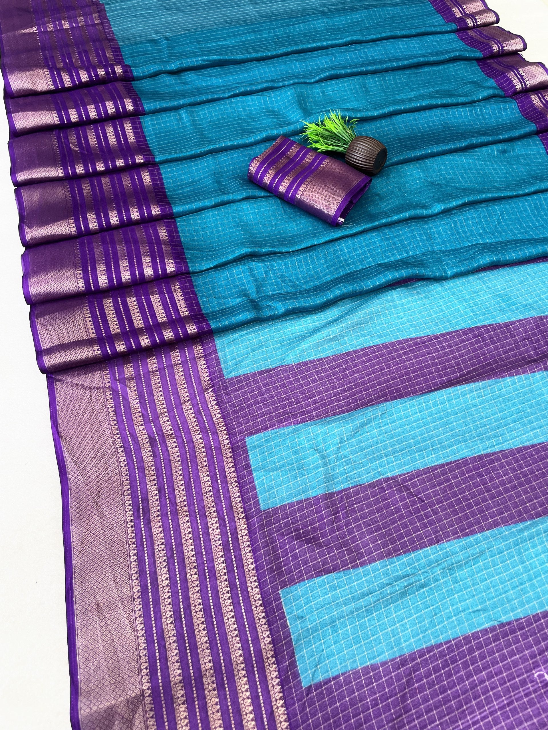 Elegant Two-Tone Premium Dolla Checks Saree With Weaving Jacquard Border - SKY